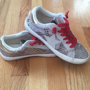 Steve Madden “Philosophy” star shoes